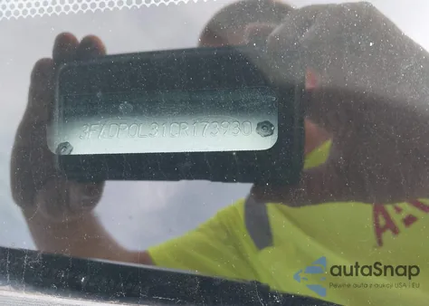 2012 Ford Fusion Hybrid из США, поврежденный, VIN 3FADP0L31CR173930